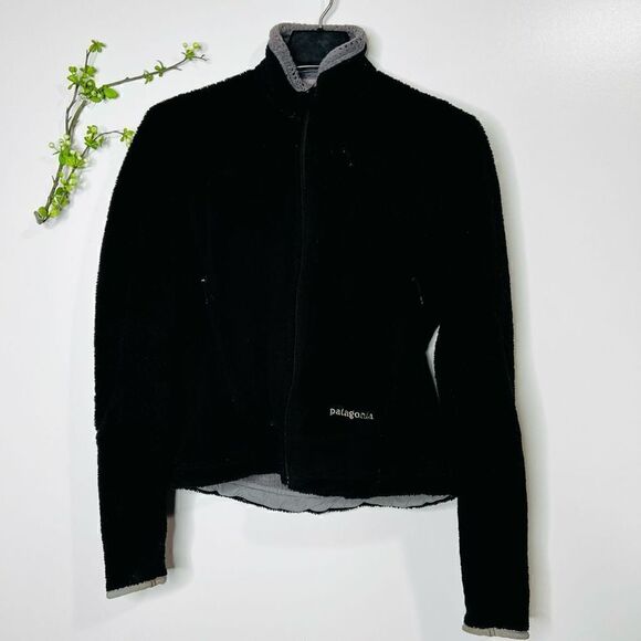 Patagonia Black Fluffy Fleece Jacket Zippered Gray Lining - Picture 1 of 16